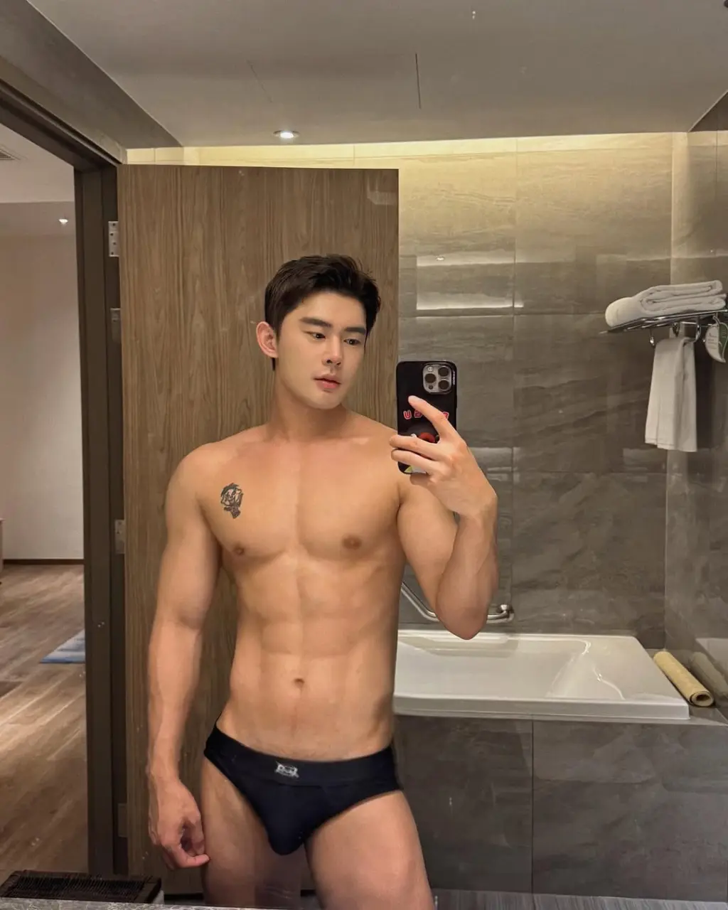 Recent photos of Huyve_seo