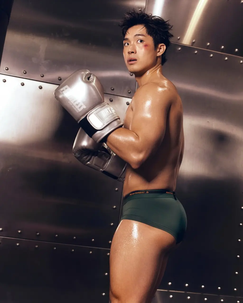 Selected Images from Apartment.b 男子公寓