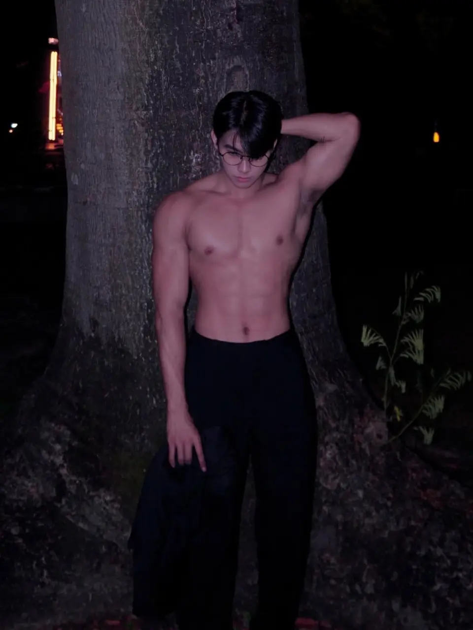 รูปหล่อเร้าอารมณ์ . 17