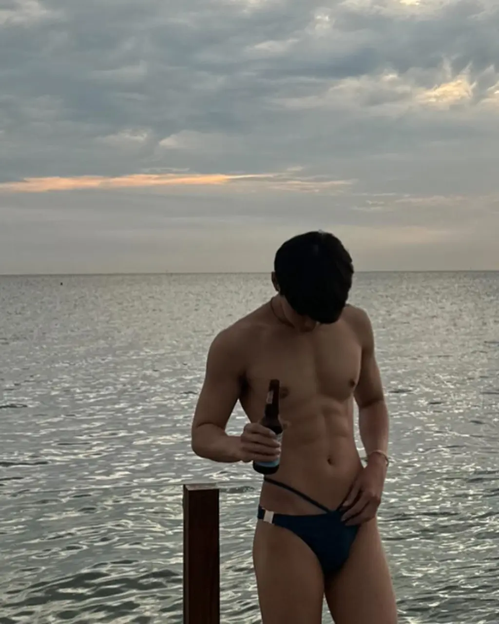 รูปหล่อเร้าอารมณ์ . 17