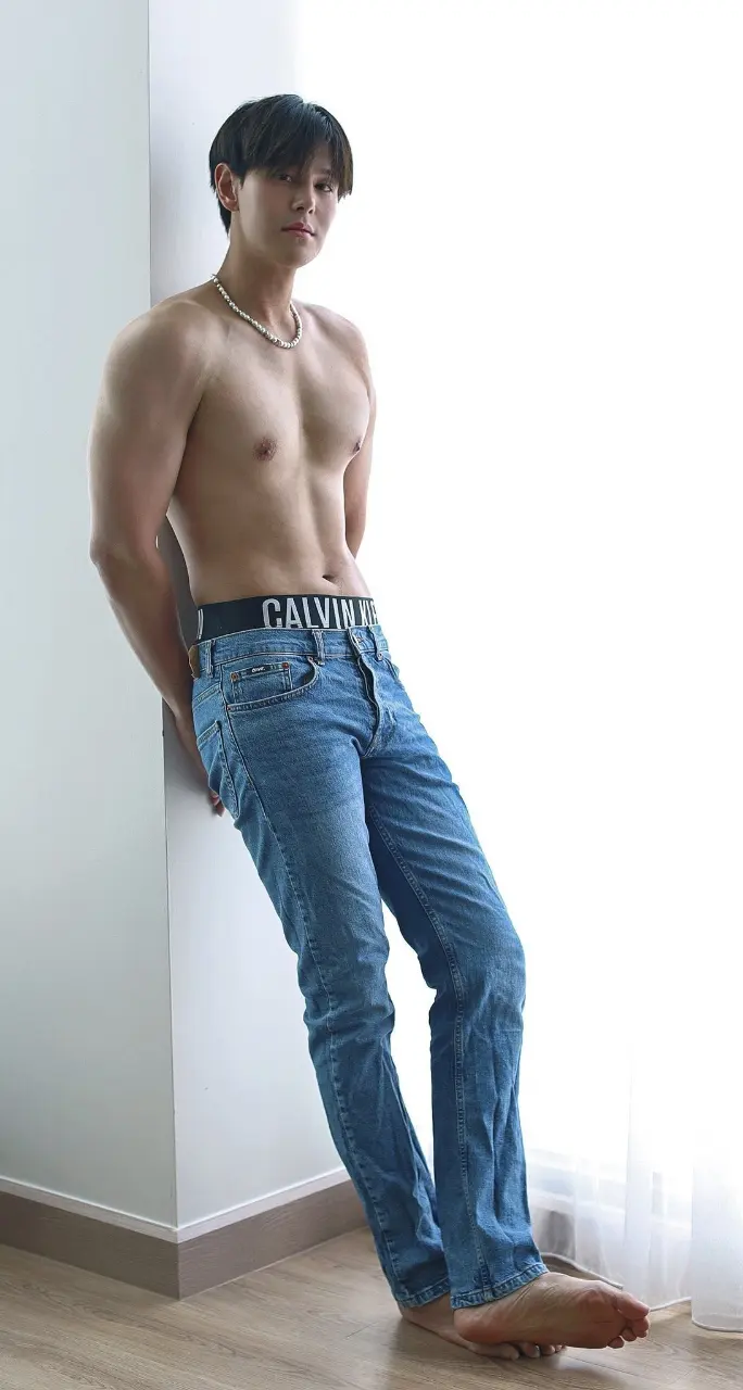 รูปหล่อเร้าอารมณ์ . 17