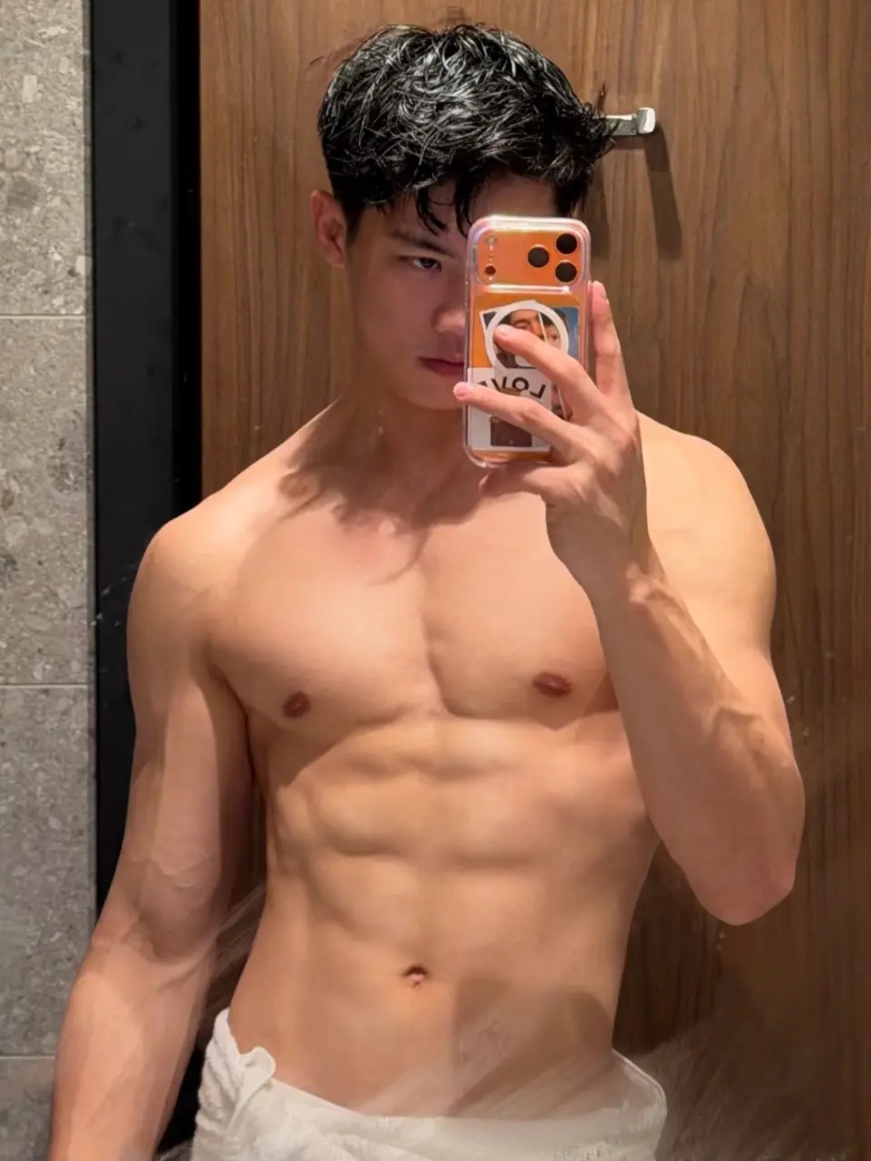 รูปหล่อเร้าอารมณ์ . 17