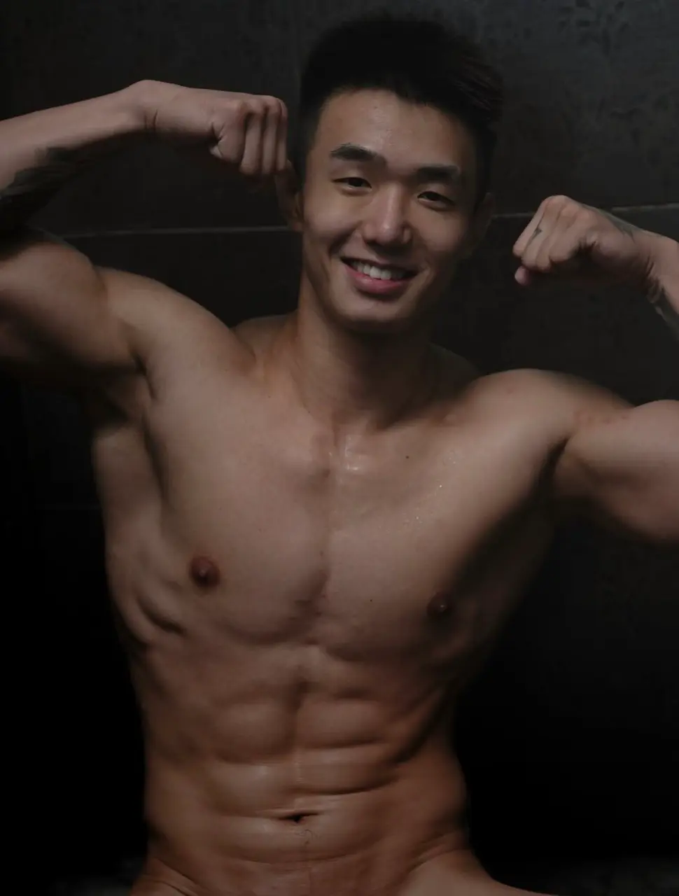 รูปหล่อเร้าอารมณ์ . 17