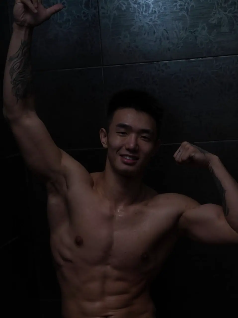 รูปหล่อเร้าอารมณ์ . 17