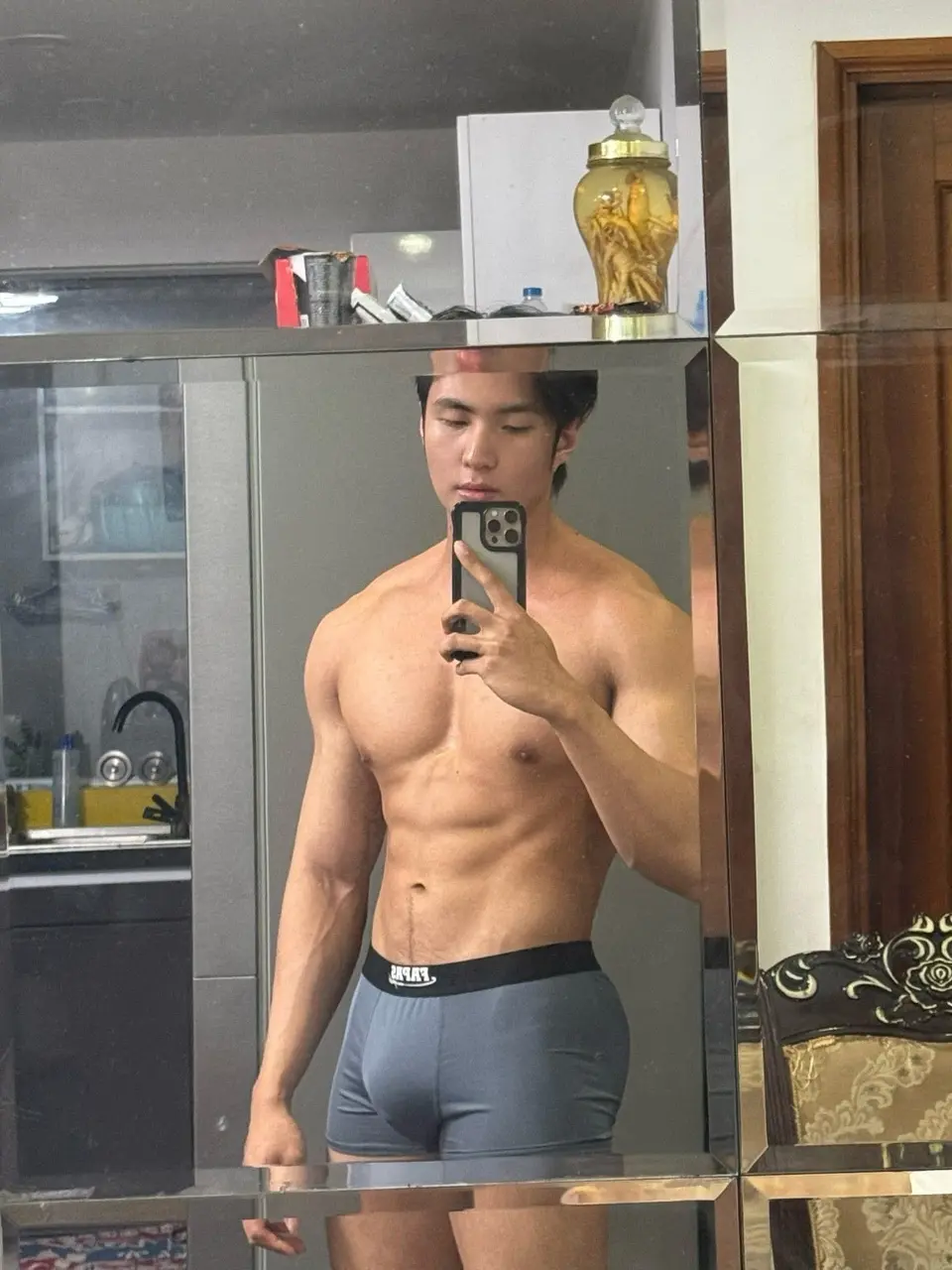 FREELANCE MODEL : Hàn Việt