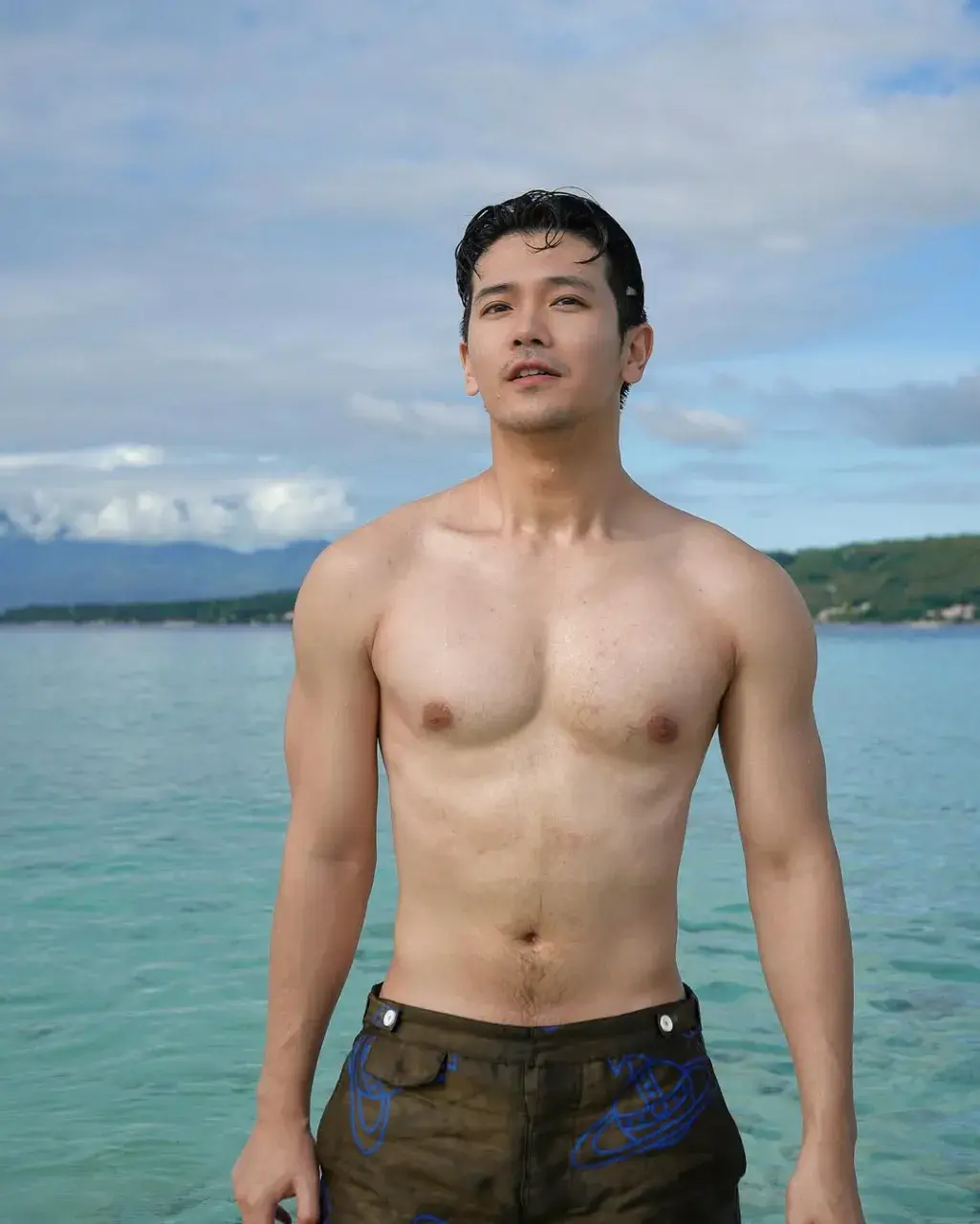 อิ่มสุดติ่ง