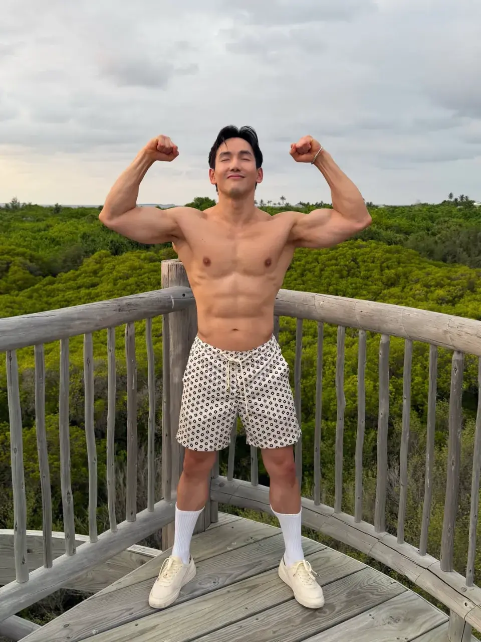 อิ่มสุดติ่ง