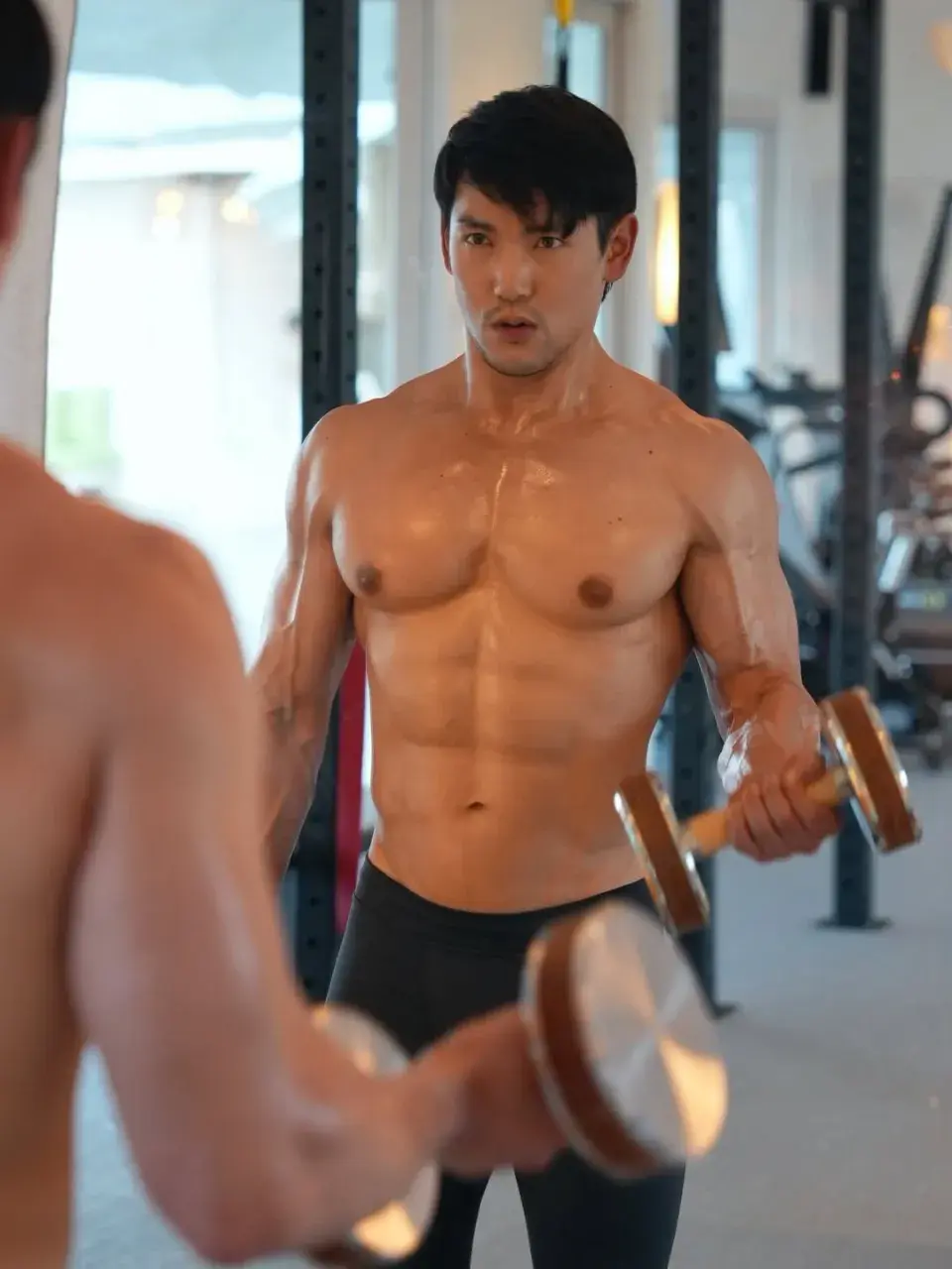 กล้ามนั้นนนนน..น้ำมันจะแตกเอานะ