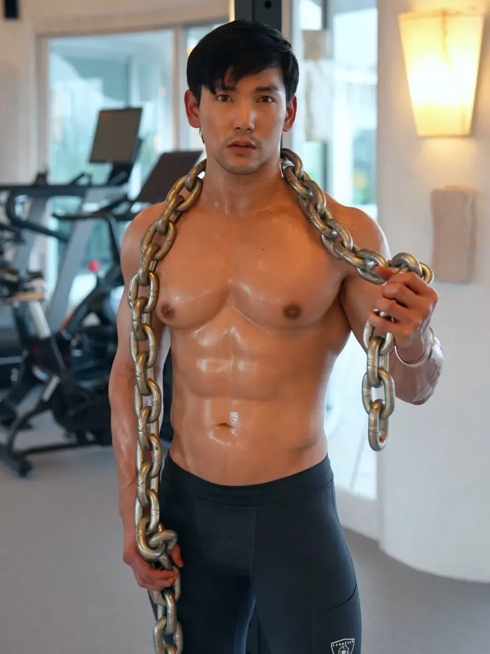 กล้ามนั้นนนนน..น้ำมันจะแตกเอานะ