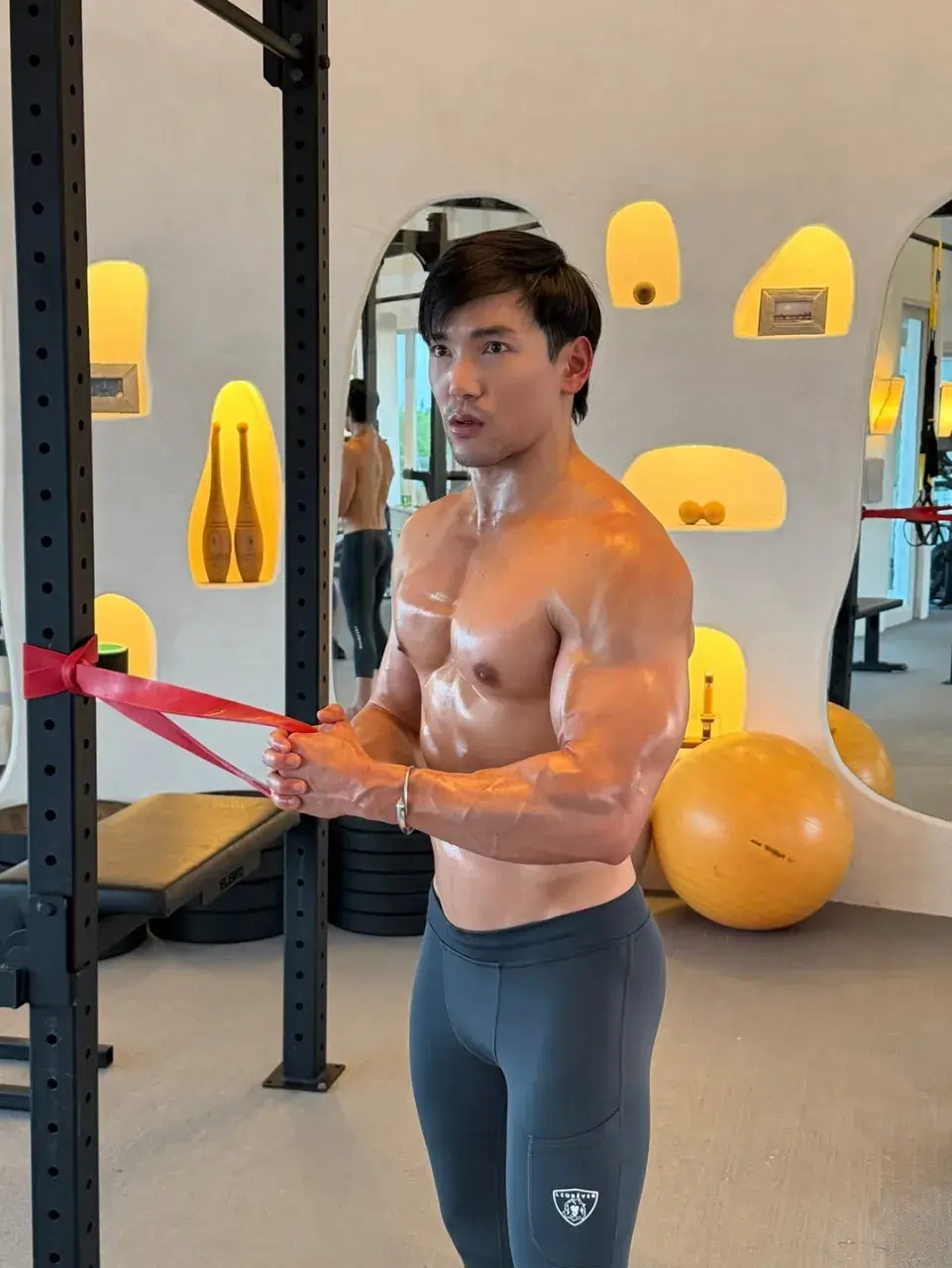 กล้ามนั้นนนนน..น้ำมันจะแตกเอานะ