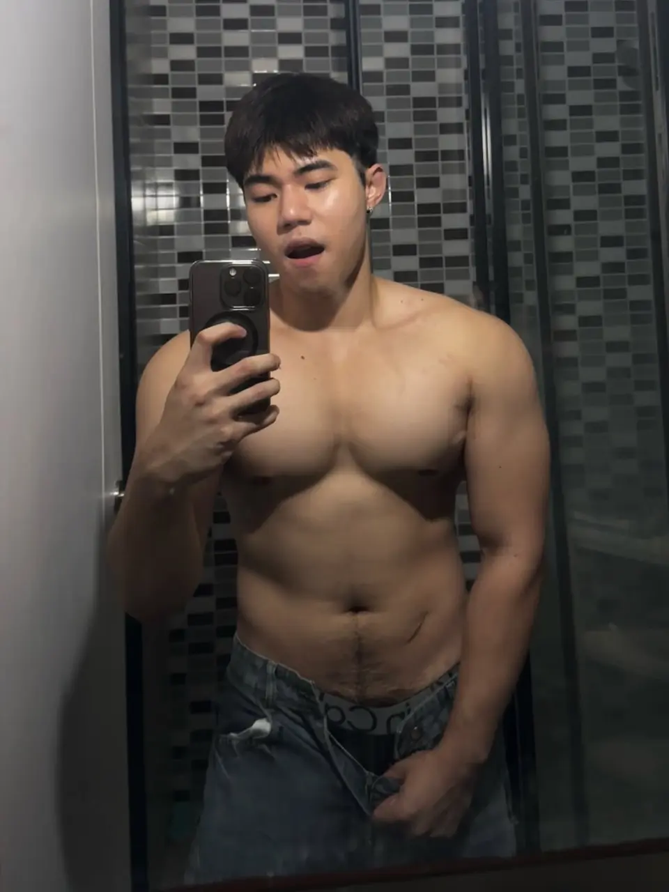 รูปหล่อเร้าอารมณ์ . 18