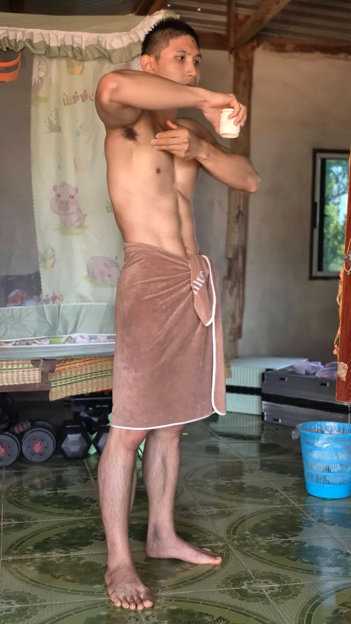 รูปหล่อเร้าอารมณ์ . 18