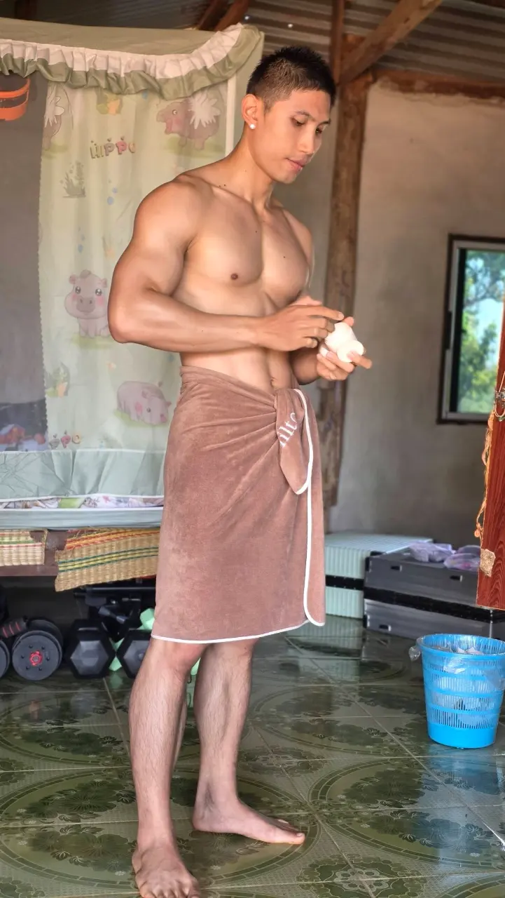 รูปหล่อเร้าอารมณ์ . 18