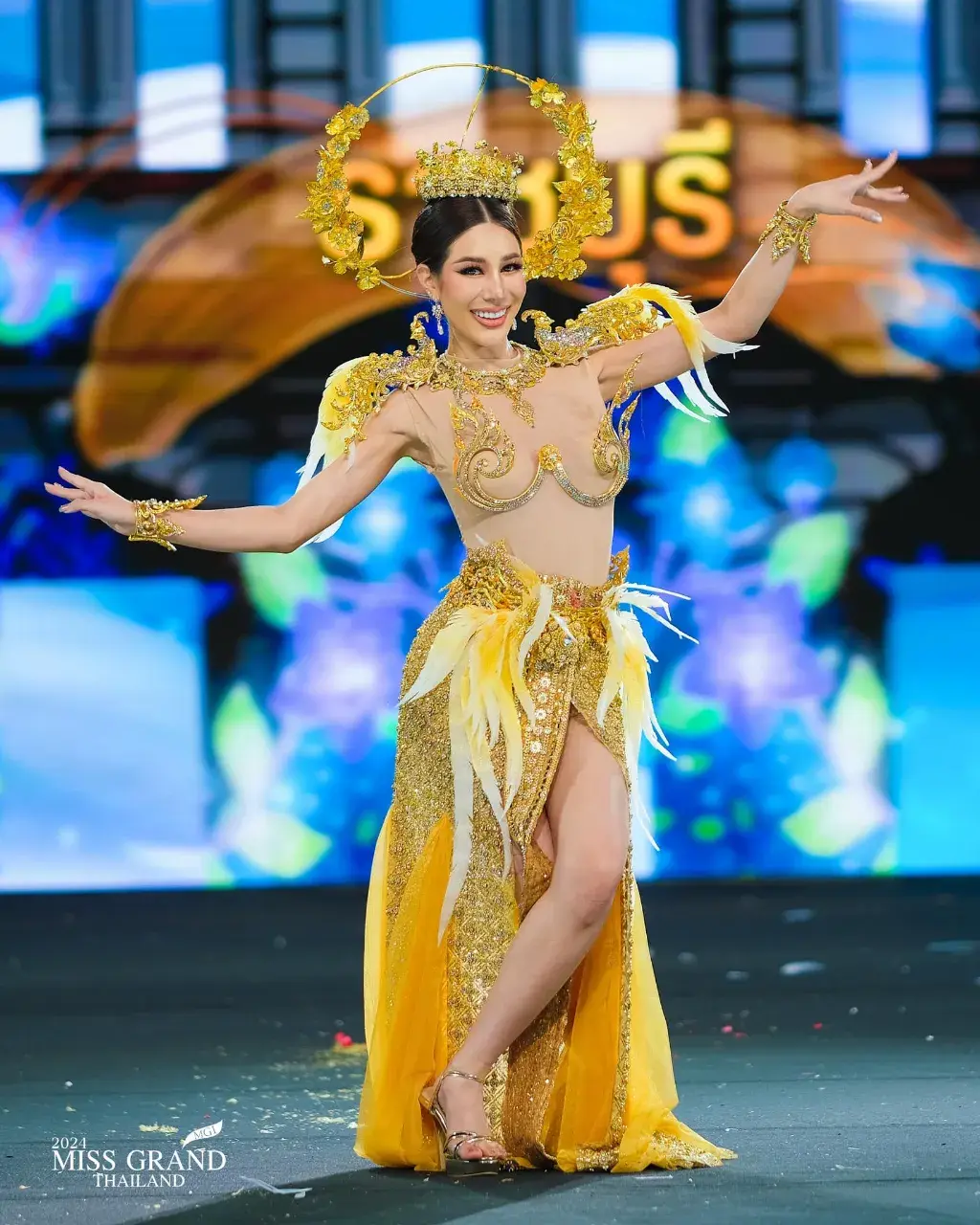 MGT51 #มิสแกรนด์ราชบุรี แป้งร่ำ วรวลัญช์ ลีฬหะสุวรรณ  ชุด วิหกเหินฟ้า สกุณาโบยบิน ปักษาปักษิณ ยลยิลขับขาน