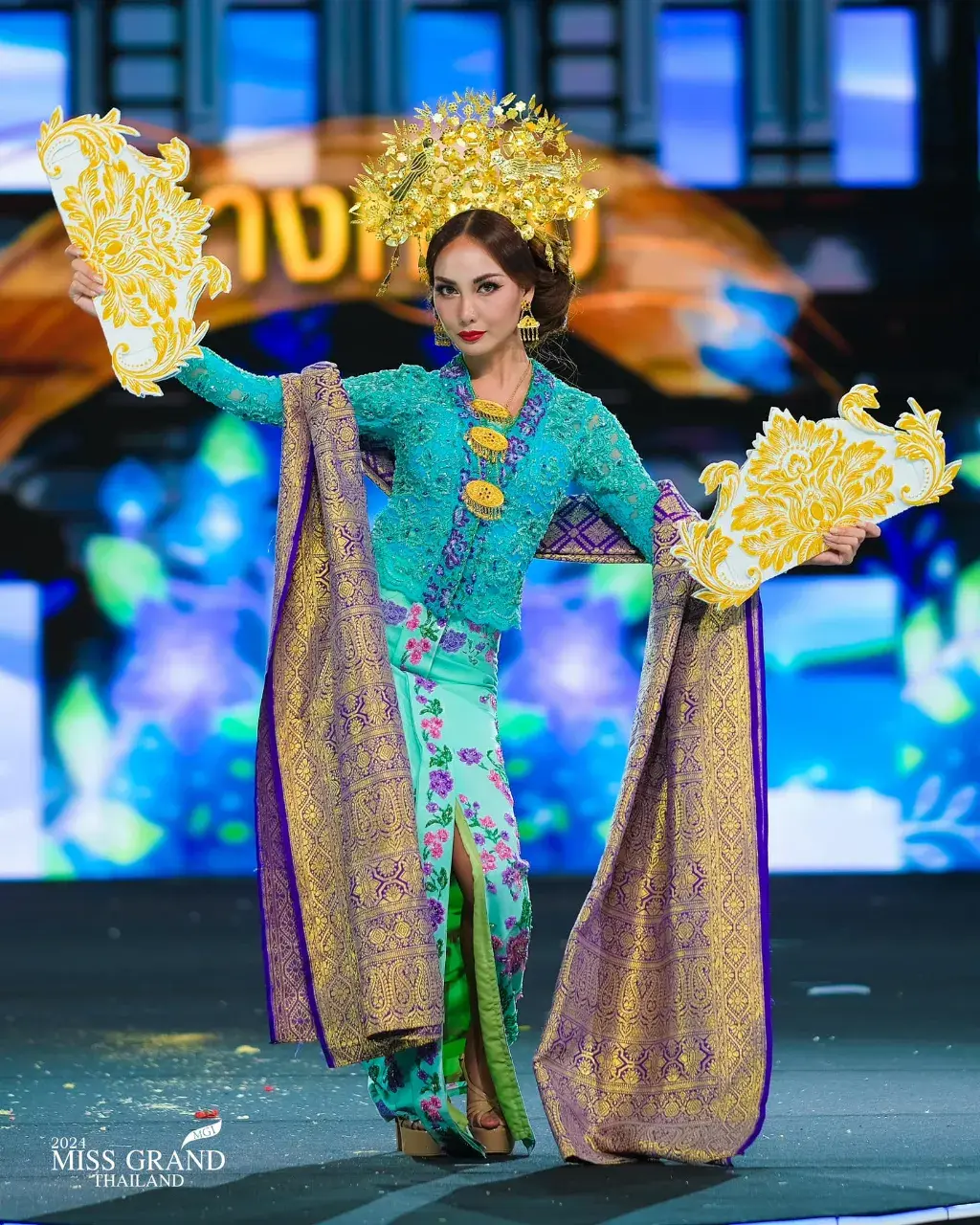 MGT72 #มิสแกรนด์อ่างทอง ไอติม ชุติกาญจน์ ตรีธารทิพากร  ชุด ตรีธารทิพากร