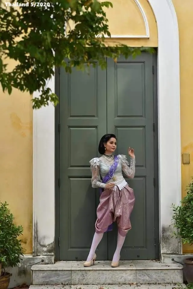 Lady in Thai Fashion of King Rama V Period 🇹🇭