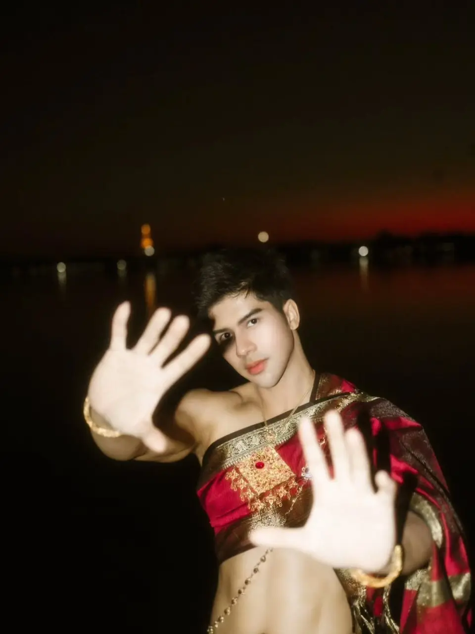 Cool GUY : Peach Nakprasit