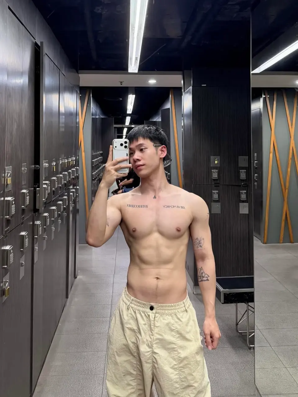 ถอดโชว์เรือนร่าง 2968