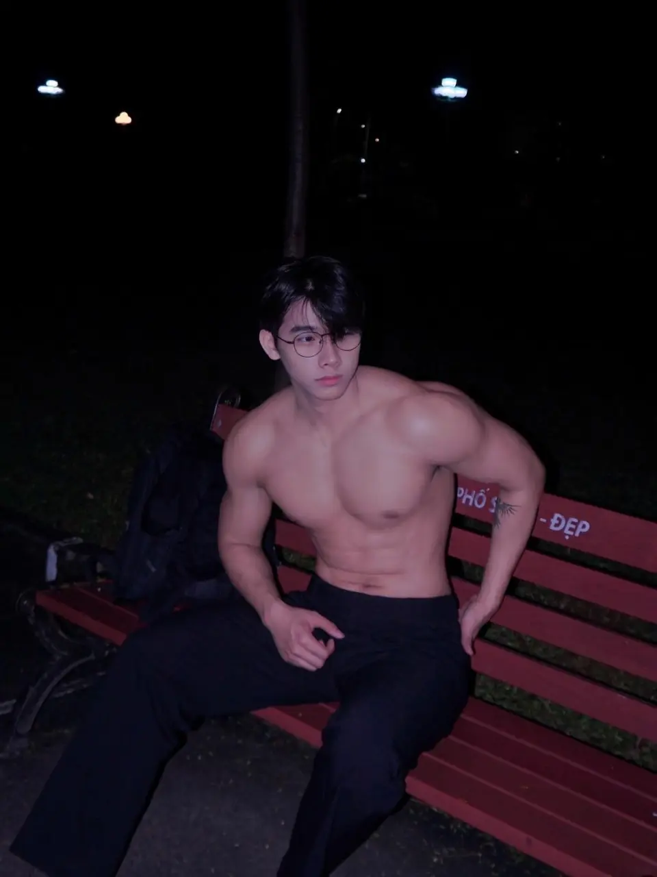 ถอดโชว์เรือนร่าง 2968