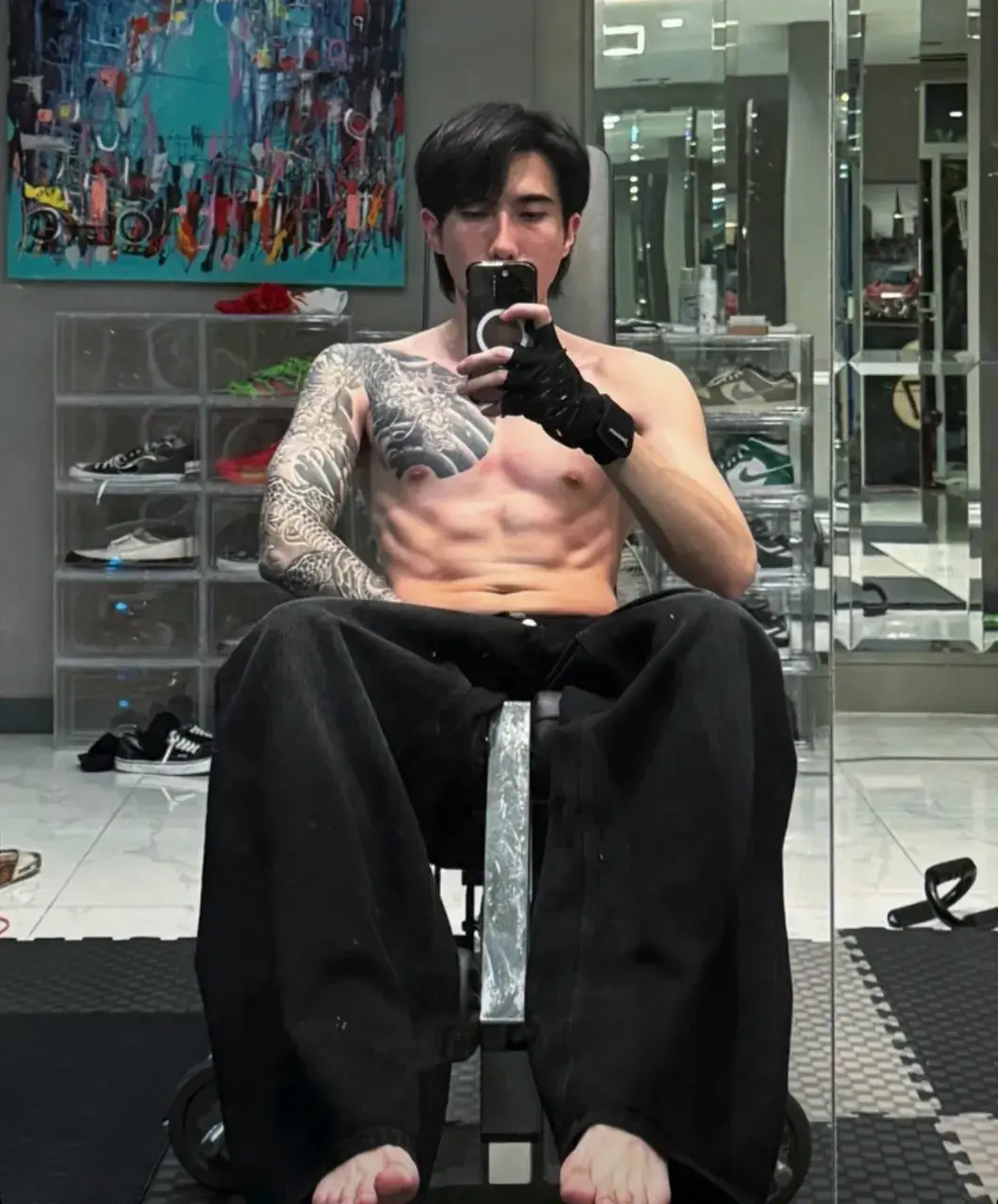 หนุ่มรอยสัก