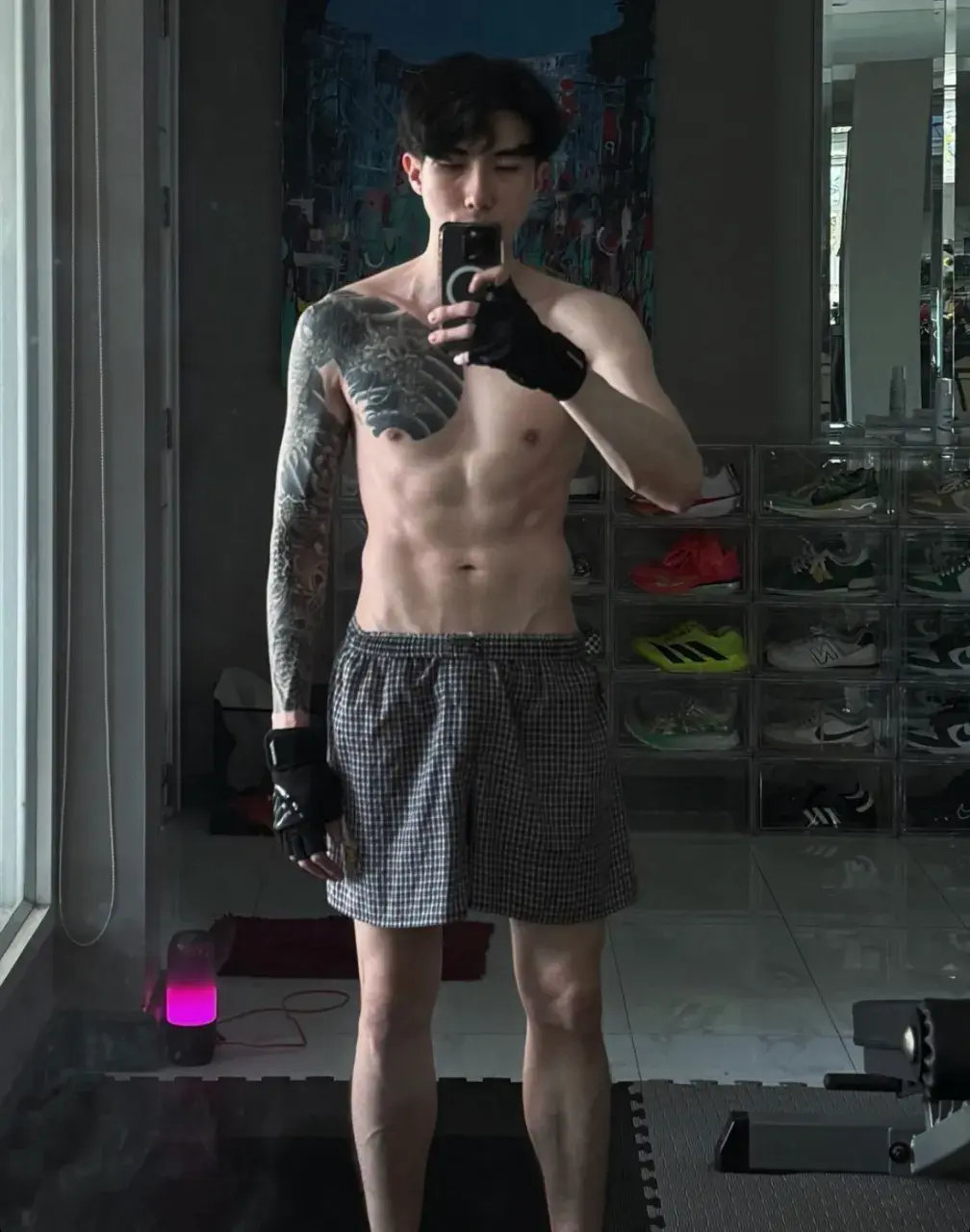 หนุ่มรอยสัก