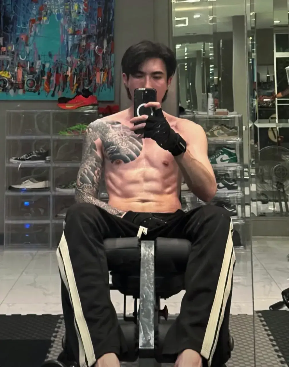 หนุ่มรอยสัก