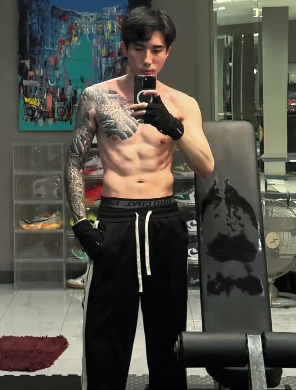 หนุ่มรอยสัก