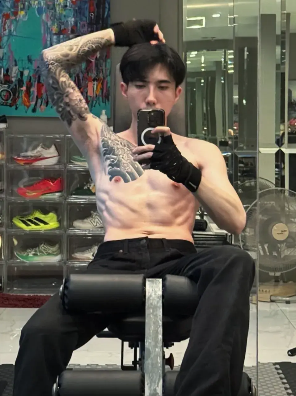 หนุ่มรอยสัก