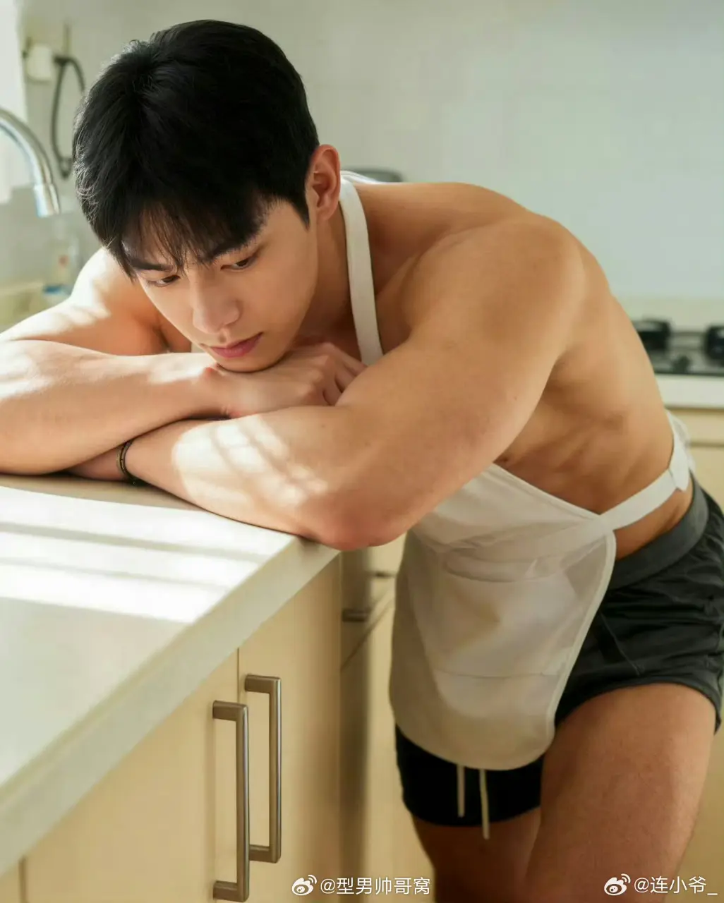 Cute Guy : @连小爷_