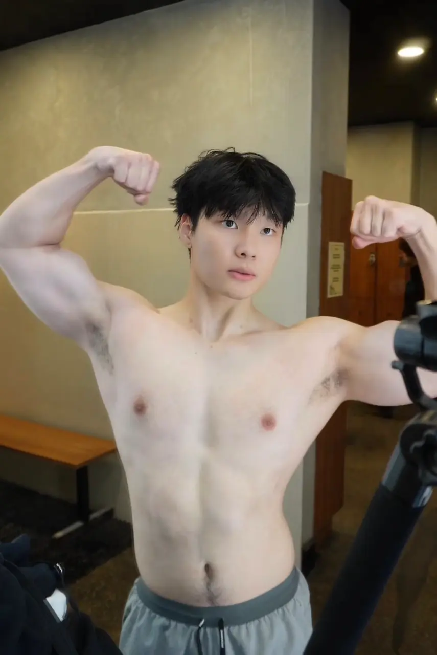 ถอดโชว์เรือนร่าง 2969