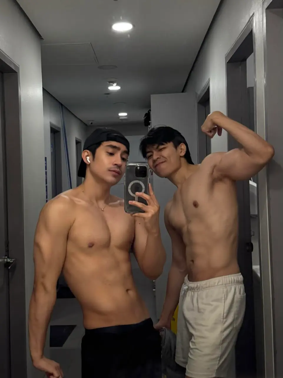 ถอดโชว์เรือนร่าง 2969