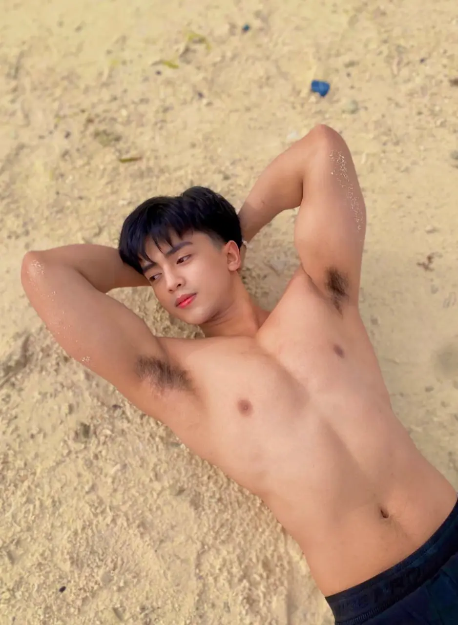 ถอดโชว์เรือนร่าง 2969