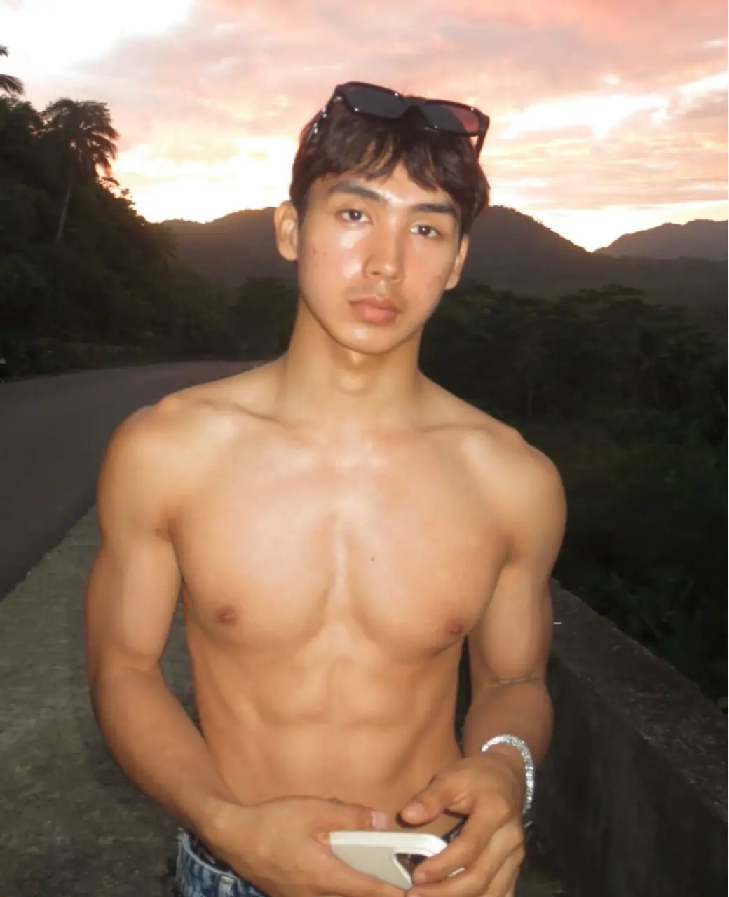 ถอดโชว์เรือนร่าง 2970