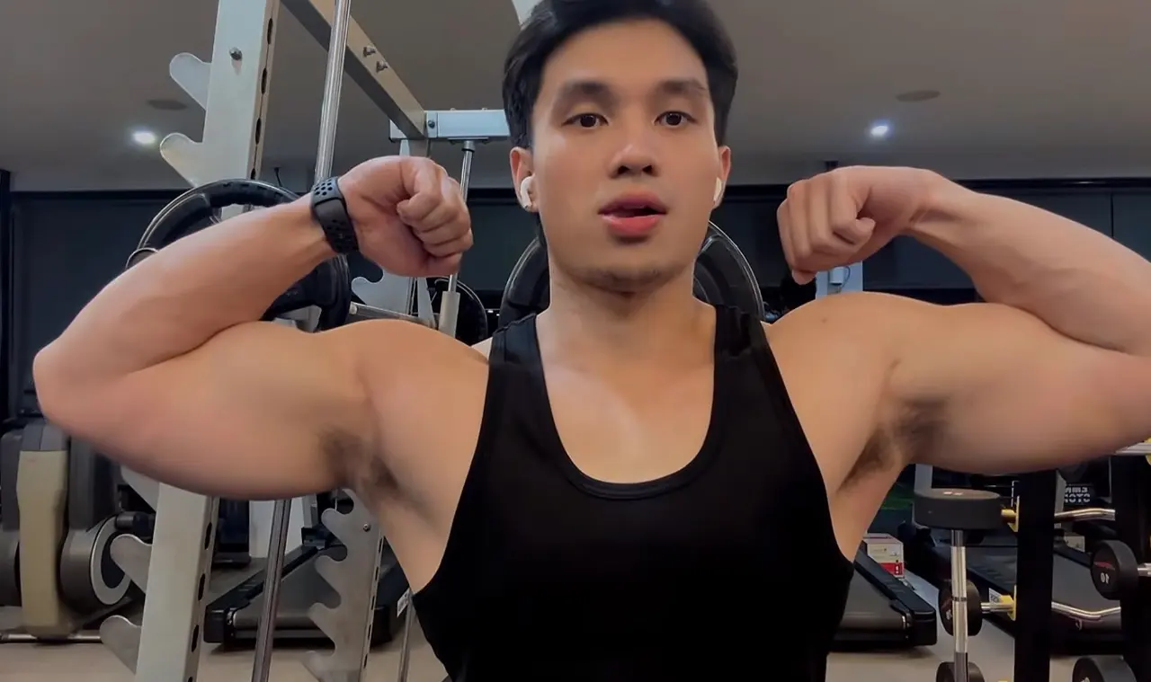 ถอดโชว์เรือนร่าง 2970