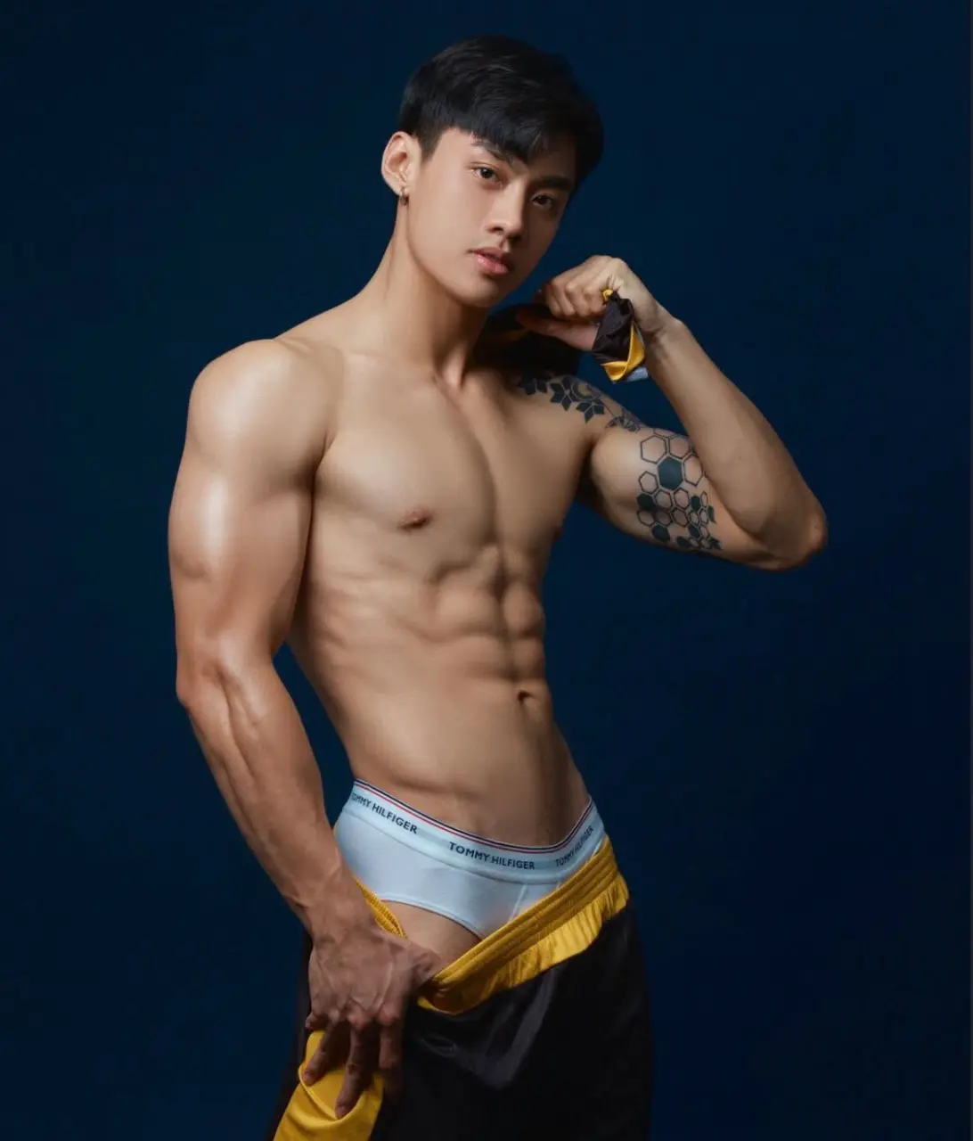 ถอดโชว์เรือนร่าง 2970