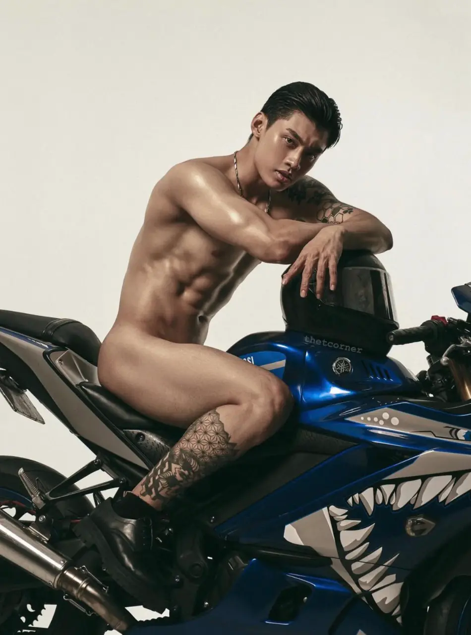 ถอดโชว์เรือนร่าง 2970