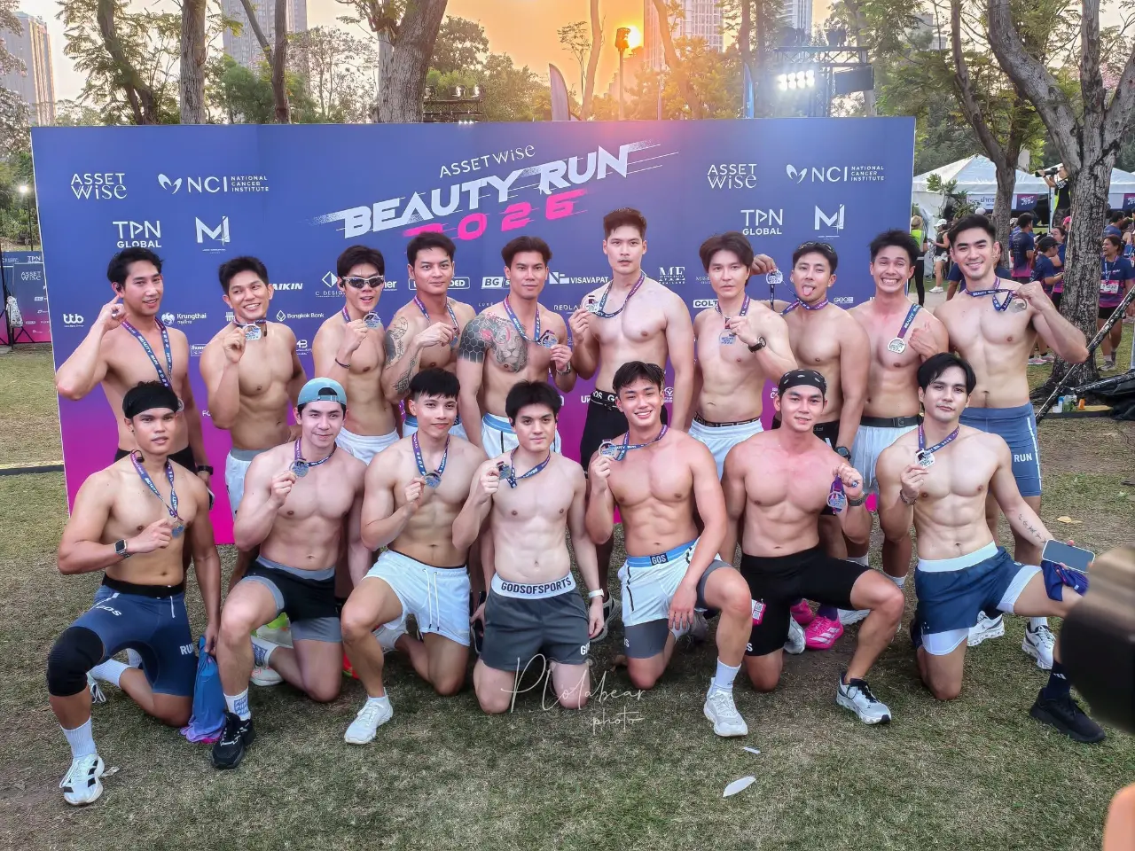 ถอดโชว์เรือนร่าง 2971