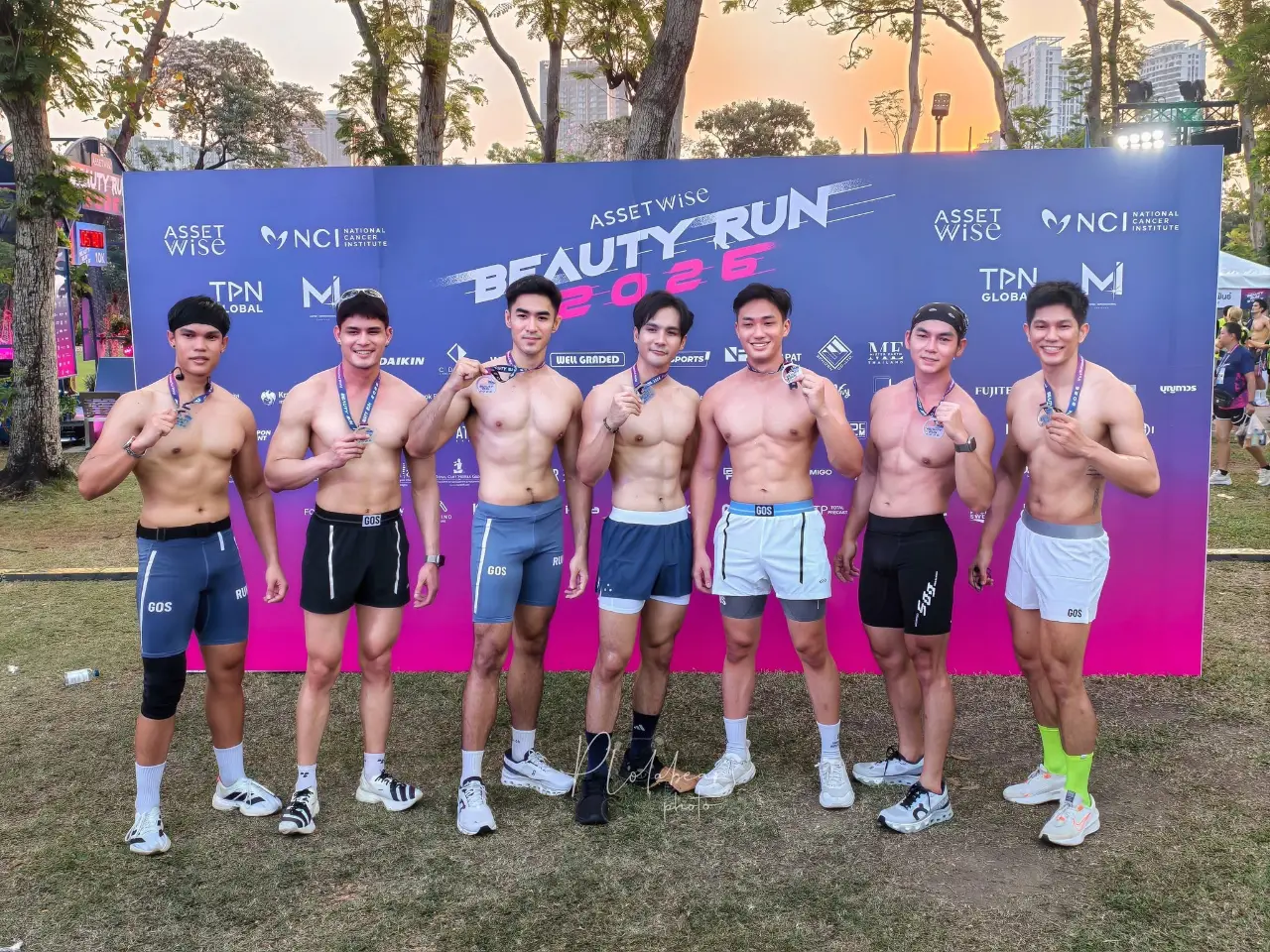 ถอดโชว์เรือนร่าง 2971