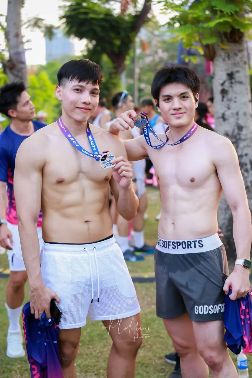 ถอดโชว์เรือนร่าง 2971