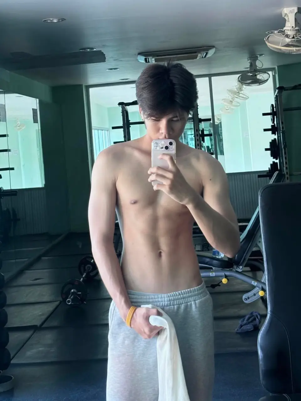 ถอดโชว์วันสงกรานต์