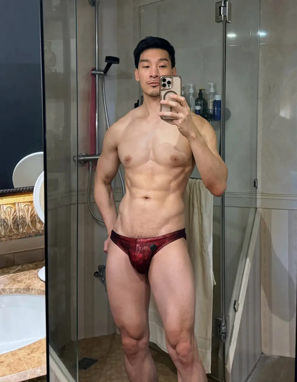 ถอดโชว์วันสงกรานต์