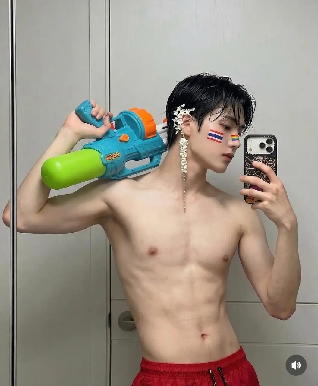 ถอดโชว์วันสงกรานต์