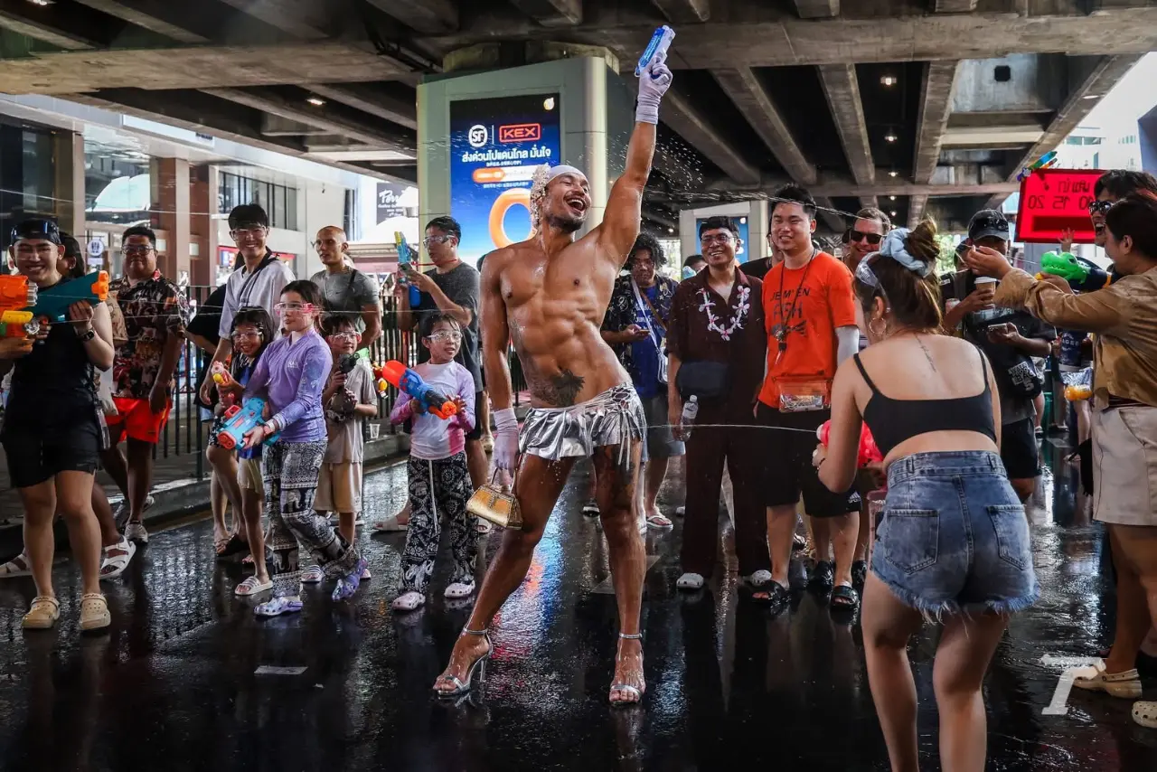 สงกรานต์หม่ำๆ