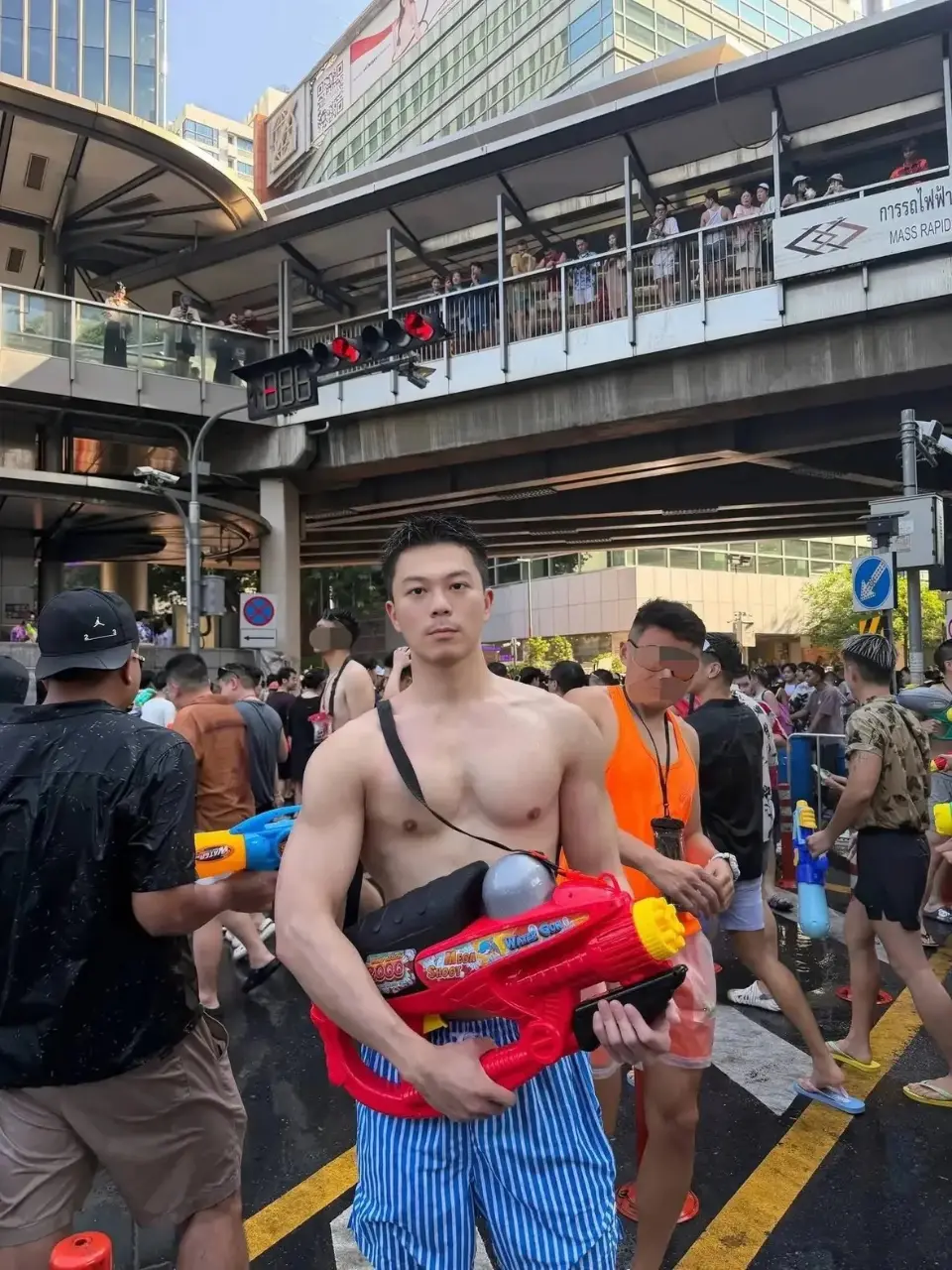 สงกรานต์คนหล่อ