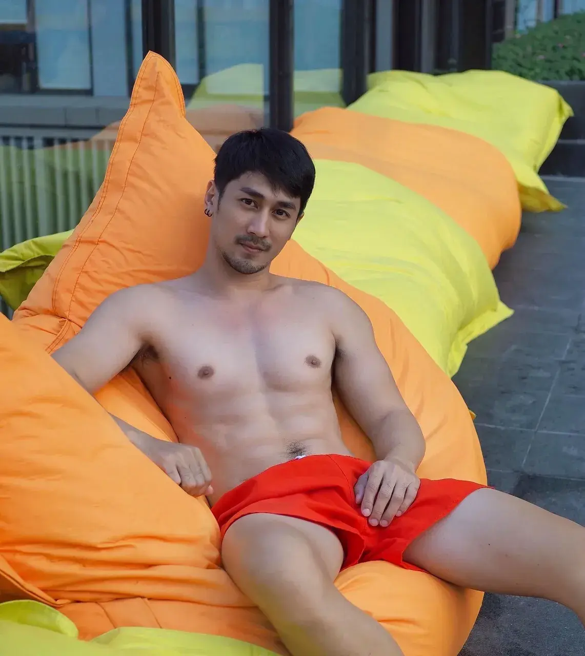 Please contact me aprilkie or fb april jhell roberto someone uae your picture i need to ralk to you thank you