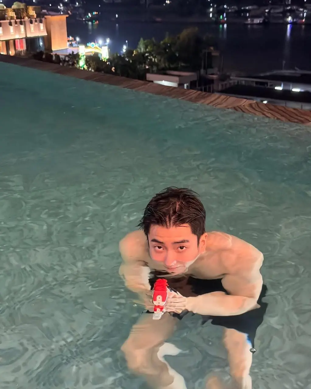 นนกุลเสิร์ฟความหล่อเทพ