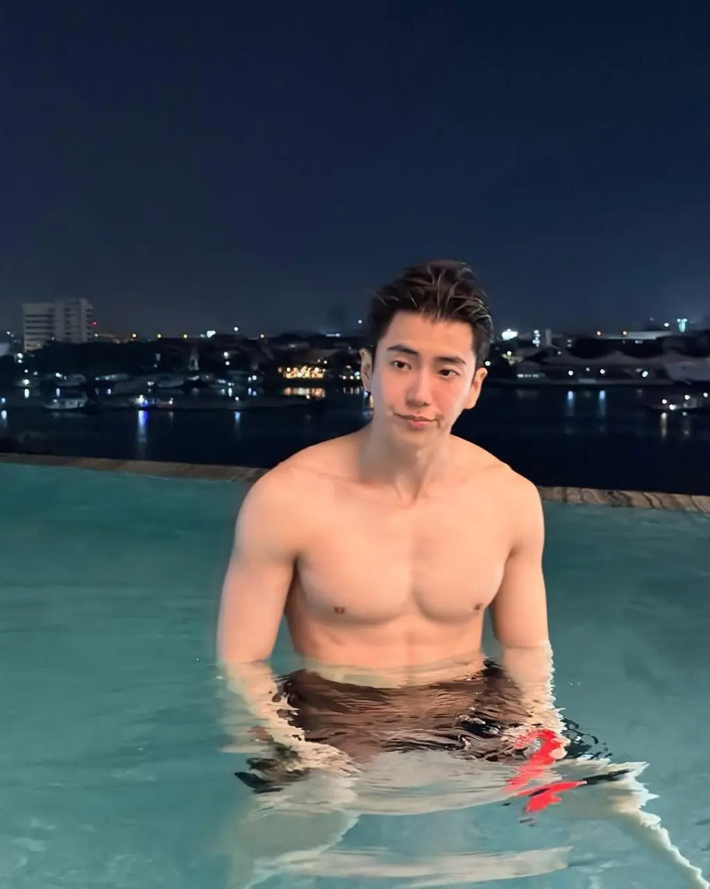 นนกุลเสิร์ฟความหล่อเทพ