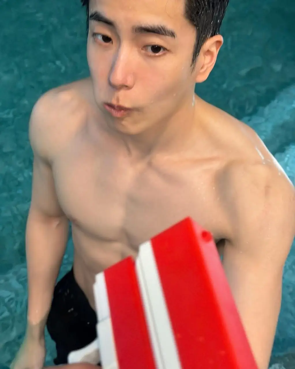 นนกุลเสิร์ฟความหล่อเทพ