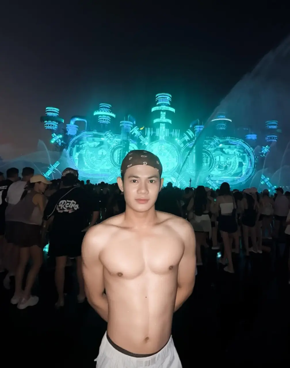 สงกรานต์ขาวมาก