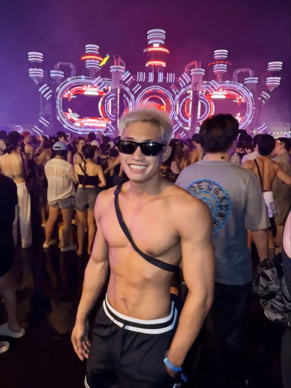 สงกรานต์ขาวมาก